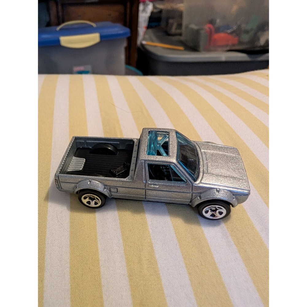 2014 Hot Wheels Volkswagen Caddy Diecast Toy Car Silver VW Series